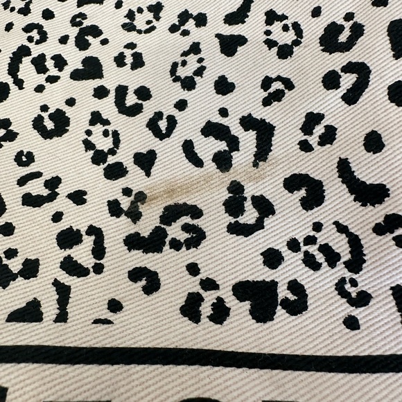Victoria’s Secret pink leopard tote bag. - Picture 2 of 9